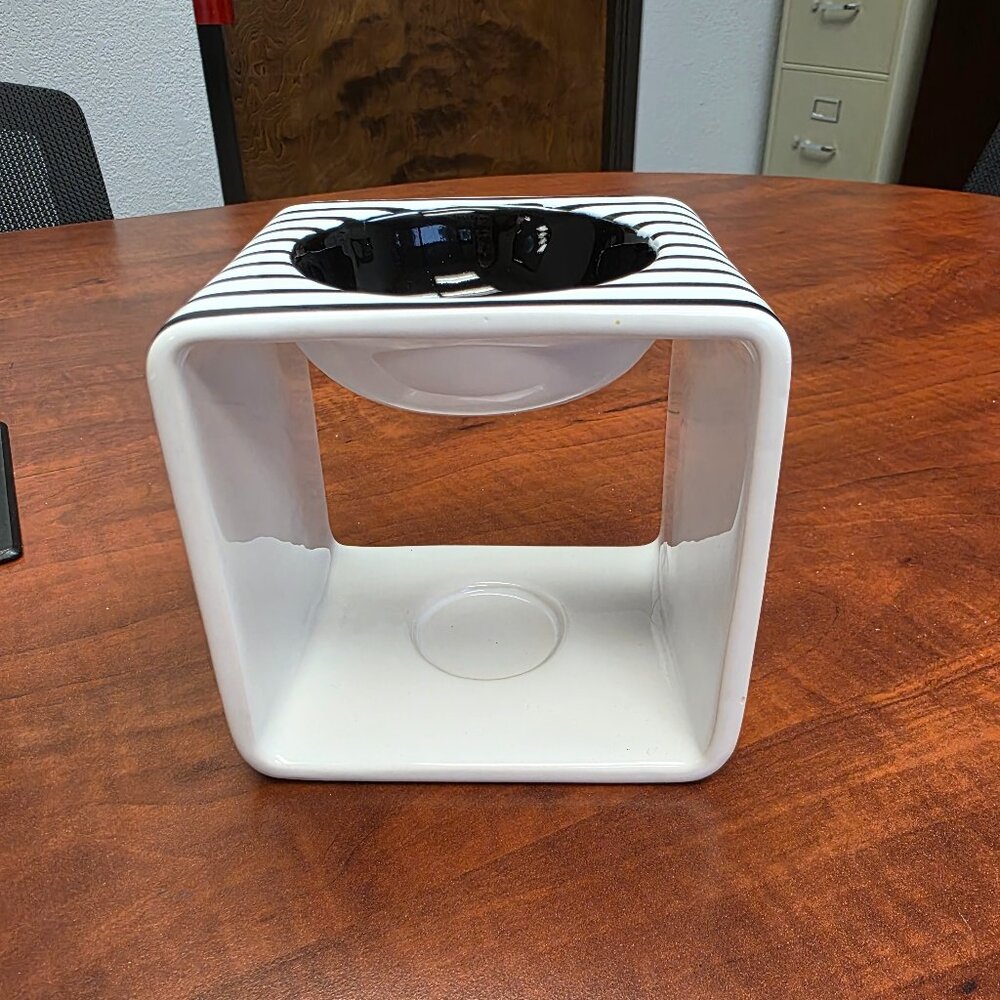 PartyLite Monochrome Pinstripe Fragrance Warmer